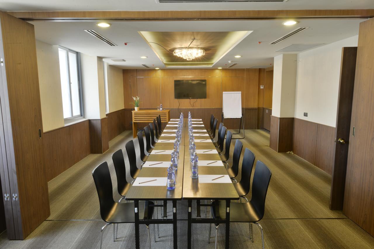 יאנגון Holly Hotel Myanmar מראה חיצוני תמונה