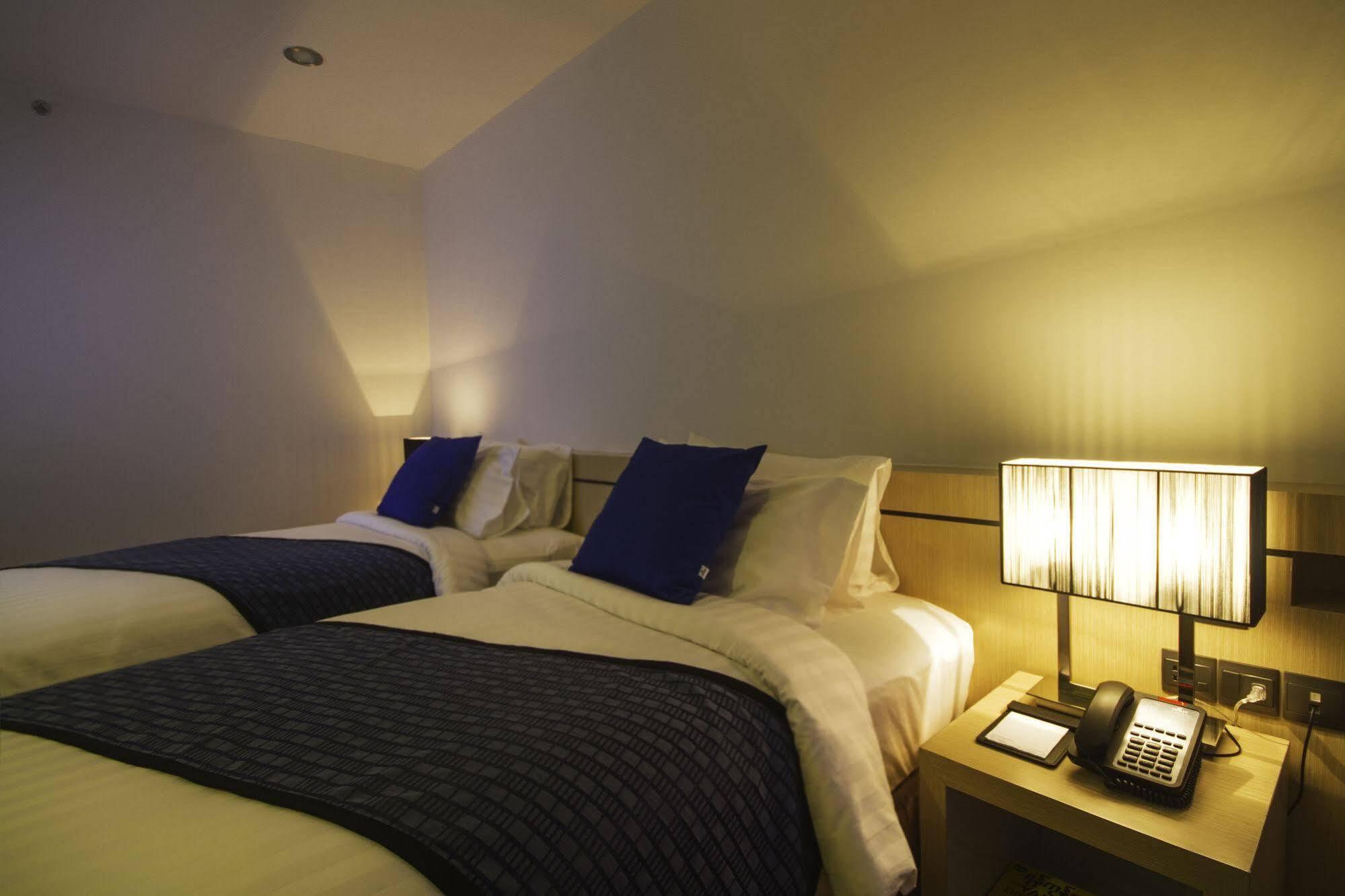 יאנגון Holly Hotel Myanmar מראה חיצוני תמונה