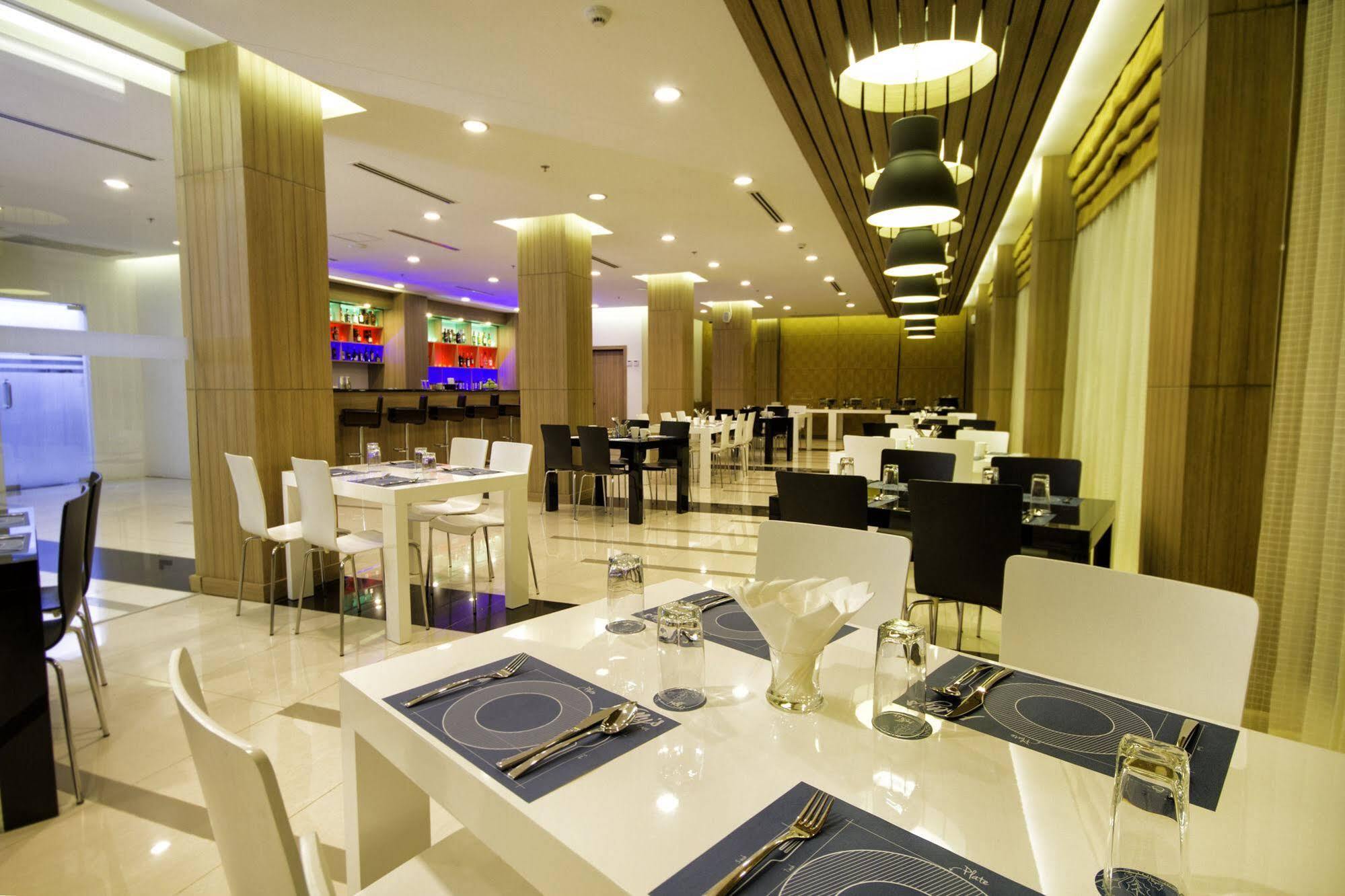 יאנגון Holly Hotel Myanmar מראה חיצוני תמונה