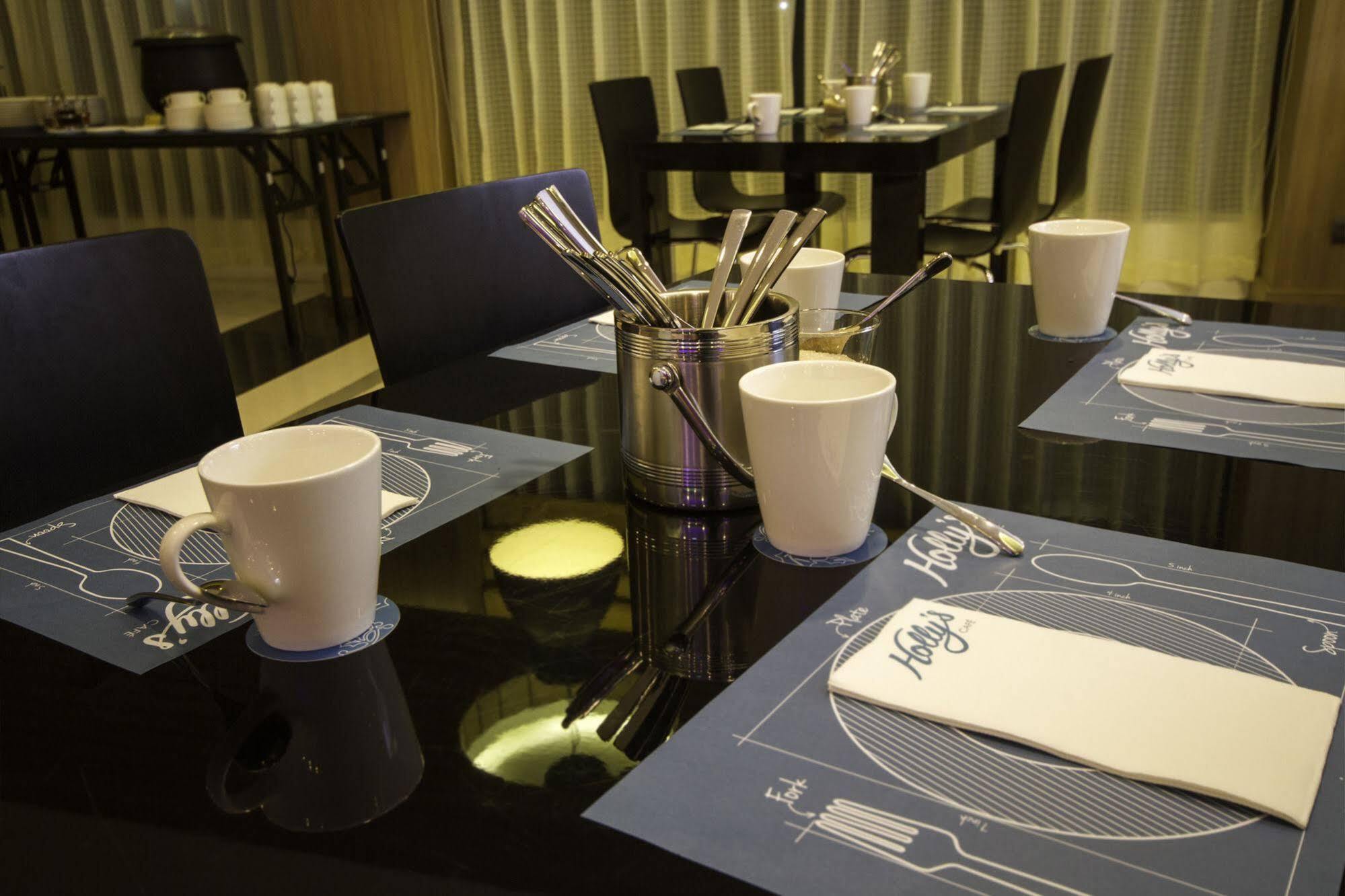 יאנגון Holly Hotel Myanmar מראה חיצוני תמונה