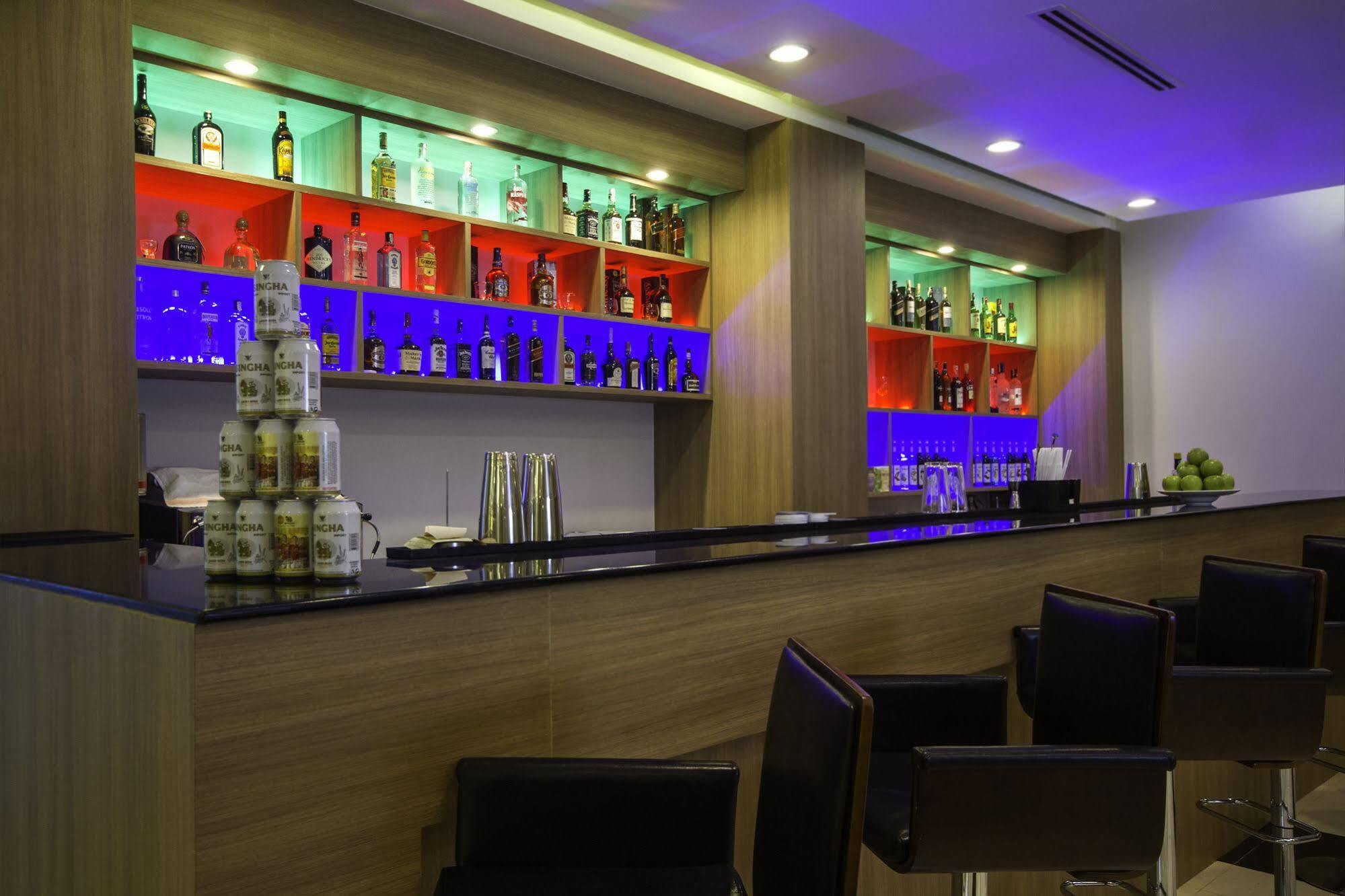 יאנגון Holly Hotel Myanmar מראה חיצוני תמונה